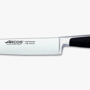 Cuchillo de cocina Arcos Serie Kyoto de 160 mm con hoja forjada y mango ergonómico antibacteriano.