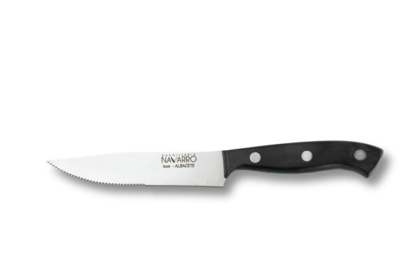 este chuletero si 12 Cuchillo chuletero de sierra Cuchillería Navarro con mango negro.