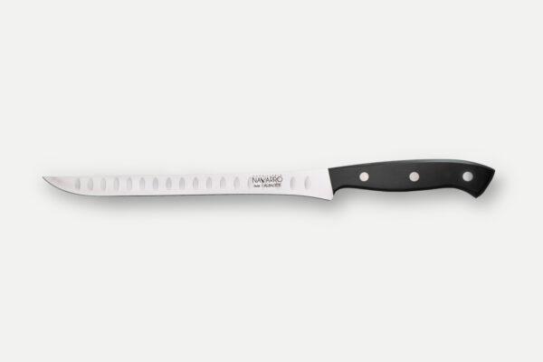 Cuchillo jamonero con alveolos Cuchillería Navarro, hoja de acero inoxidable con hueco de aire, mango negro remachado, fabricado en Albacete