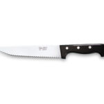 Cuchillo panero profesional con hoja dentada de acero inoxidable y mango ergonómico negro fabricado por Cuchillería Navarro en Albacete.