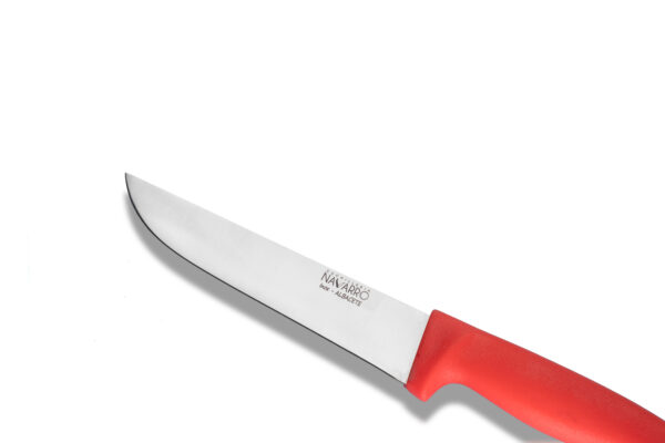 Cuchillo carnicero profesional de acero inoxidable con mango ergonómico rojo fabricado por Cuchillería Navarro en Albacete.